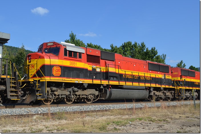 KCS SD70MAC 3951 is ex-TFM 1651 and was built 1-2000. Page OK.